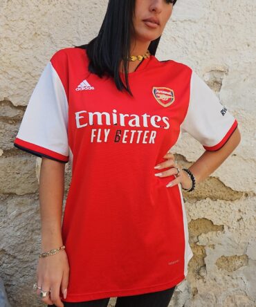 Maglia calcio Adidas casa Arsenal 2021/22.